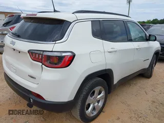 2018 Jeep Compass Latitude with VIN 3C4NJCBB6JT286573, listed as a IAAI auction lot 42302783 with 30,124 mi miles and . Bid and sale history available at DreamBid. Image 4.