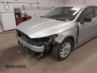 2018 Ford Fusion S with VIN 3FA6P0G71JR226550, listed as a IAAI auction lot 41811203 with 72,245 mi miles. Bid and sale history available at carsss.com. Image 6.