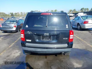 2017 Jeep Patriot Sport with VIN 1C4NJPBA6HD185760, listed as a IAAI auction lot 40723625 with 118,850 mi miles. Bid and sale history available at carsss.com. Image 16.