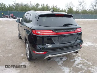 2017 Lincoln MKC Premiere with VIN 5LMCJ1D91HUL33023, listed as a IAAI auction lot 40976537 with 112,695 mi miles. Bid and sale history available at carsss.com. Image 3.