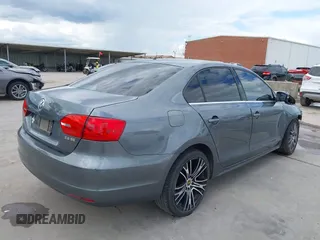 2013 Volkswagen Jetta SE with VIN 3VWDX7AJ6DM442987, listed as a IAAI auction lot 42240855 with 150,540 mi miles and . Bid and sale history available at DreamBid. Image 4.