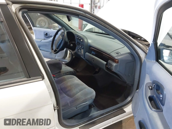 1998 Chevrolet Lumina with VIN 2G1WL52M0W1136830, listed as a IAAI auction lot 41860190 with 110,393 mi miles and . Bid and sale history available at DreamBid. Image 5.
