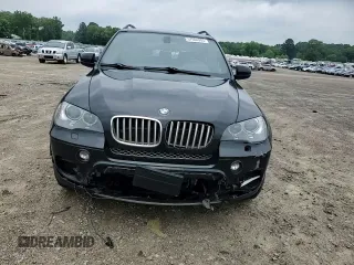 2013 BMW X5 xDrive50i z VIN 5UXZV8C53DL898918, wystawiony jako Copart lot #57604905 z przebiegiem 158 038 mil mil oraz Czysty tytuł • Clean title. Historia ofert i sprzedaży dostępna na DreamBid. Obrazek 14.