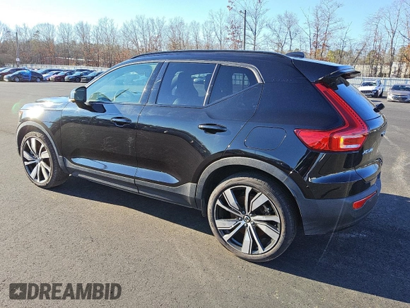 2021 Volvo XC40 z VIN YV4ED3UR3M2609918, wystawiony jako Copart lot #84349024 z przebiegiem 32 934 mil mil oraz Czysty tytuł • Clean title. Historia ofert i sprzedaży dostępna na DreamBid. Obrazek 2.