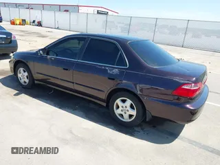 1998 Honda Accord EX z VIN 1HGCG1658WA042017, wystawiony jako IAAI lot #42263347 z przebiegiem 109 364 mil mil oraz . Historia ofert i sprzedaży dostępna na DreamBid. Obrazek 3.