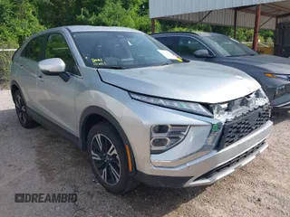 2025 Mitsubishi Eclipse Cross SE z VIN JA4ATWAA9SZ012842, wystawiony jako IAAI lot #42014042 z przebiegiem 8 030 mil mil oraz . Historia ofert i sprzedaży dostępna na DreamBid. Obrazek 1.
