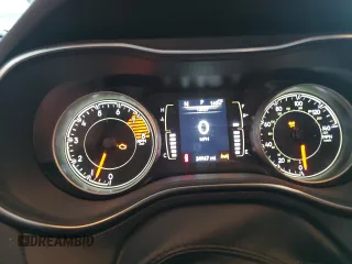 2020 Jeep Cherokee Altitude с VIN 1C4PJMLX9LD647974, выставлен на аукционе Copart как лот 55126625 с пробегом 24 967 миль миль и Списание • Salvage title. История ставок и продаж доступна на DreamBid. Изображение 9.