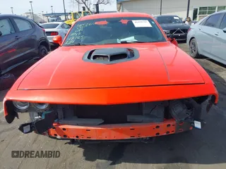 2016 Dodge Challenger R/T Scat Pack z VIN 2C3CDZFJXGH351790, wystawiony jako IAAI lot #41459795 z przebiegiem 69 129 mil mil oraz . Historia ofert i sprzedaży dostępna na DreamBid. Obrazek 13.