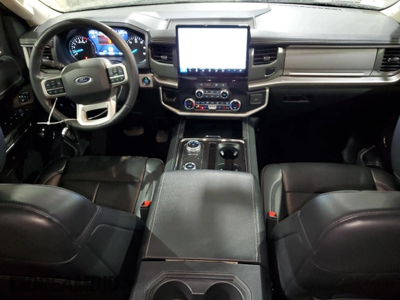 2024 Ford Expedition Max XLT with VIN 1FMJK1J81REA23307, listed as a Copart auction lot 48854355 with 38,363 mi miles and Clean Title. Bid and sale history available at DreamBid. Image 8.