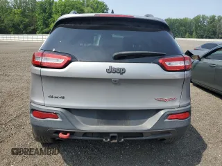 2015 Jeep Cherokee Trailhawk z VIN 1C4PJMBS5FW778852, wystawiony jako Copart lot #59107555 z przebiegiem Nie podano mil oraz Czysty tytuł • Clean title. Historia ofert i sprzedaży dostępna na DreamBid. Obrazek 6.