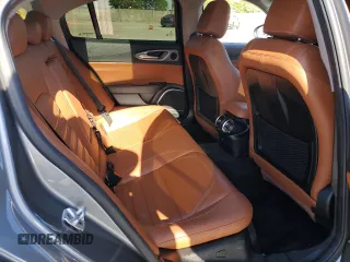 2018 Alfa Romeo Giulia Ti Sport z VIN ZARFAECN7J7576954, wystawiony jako Copart lot #57152095 z przebiegiem 80 235 mil mil oraz Szkoda całkowita • Salvage title. Historia ofert i sprzedaży dostępna na DreamBid. Obrazek 10.