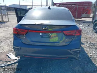 2020 Kia Forte GT-Line with VIN 3KPF34AD5LE259217, listed as a IAAI auction lot 41648984 with 83,812 mi miles. Bid and sale history available at carsss.com. Image 16.