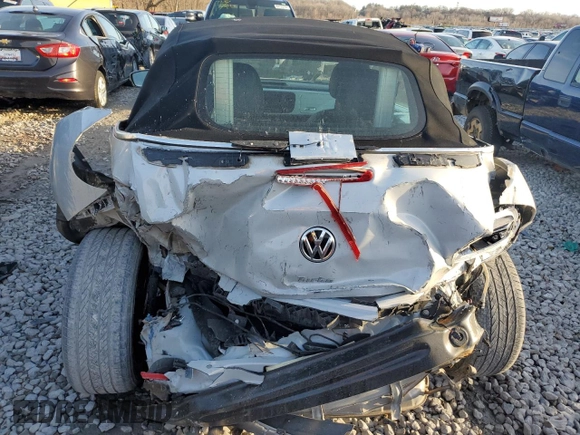 2018 Volkswagen Beetle S with VIN 3VW5DAAT7JM506557, listed as a Copart auction lot 84736194 with 34,930 mi miles and Salvage title. Bid and sale history available at DreamBid. Image 6.