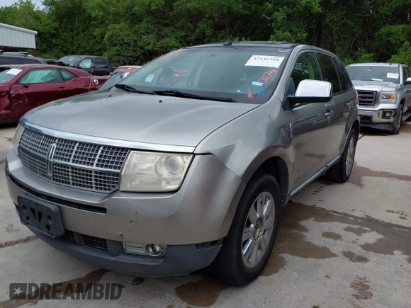 2008 Lincoln MKX with VIN 2LMDU68C58BJ11726, listed as a IAAI auction lot 42146388 with 146,293 mi miles. Bid and sale history available at carsss.com. Image 6.