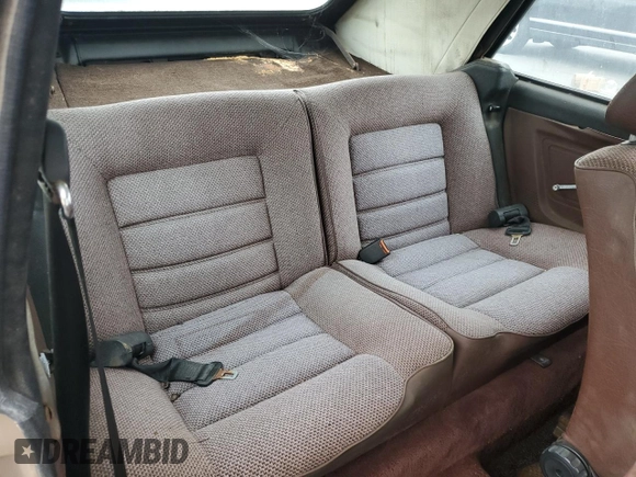 1984 Volkswagen Rabbit z VIN WVWCA0152EK015292, wystawiony jako Copart lot #55503315 z przebiegiem 216 970 mil mil oraz Tytuł czysty. Historia ofert i sprzedaży dostępna na DreamBid. Obrazek 10.