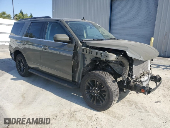 2024 Ford Expedition XLT with VIN 1FMJU1H83REA15709, listed as a Copart auction lot 59354535 with 5,135 mi miles and Salvage title. Bid and sale history available at DreamBid. Image 4.