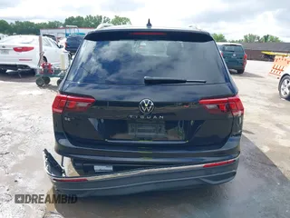 2023 Volkswagen Tiguan SE with VIN 3VV3B7AX4PM136264, listed as a IAAI auction lot 39724241 with 8,774 mi miles and . Bid and sale history available at DreamBid. Image 17.