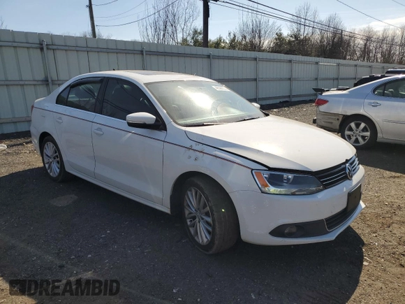 2011 Volkswagen Jetta SEL with VIN 3VWLZ7AJXBM359419, listed as a Copart auction lot 48598535 with 133,606 mi miles and Salvage title. Bid and sale history available at DreamBid. Image 4.