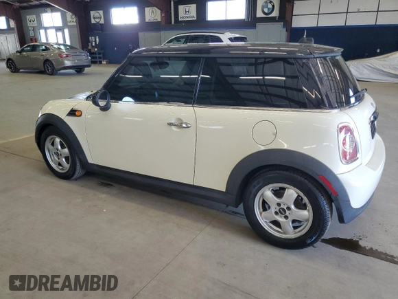 2011 MINI Hardtop with VIN WMWSU3C56BT098018, listed as a Copart auction lot 55075405 with 130,889 mi miles and Clean Title. Bid and sale history available at DreamBid. Image 2.