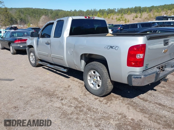 2010 Chevrolet Silverado 1500 LT with VIN 1GCSKSE39AZ179024, listed as a IAAI auction lot 41735447 with 307,082 mi miles. Bid and sale history available at carsss.com. Image 3.
