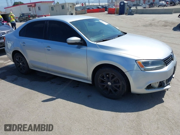 2011 Volkswagen Jetta SE with VIN 3VWDZ7AJ4BM394140, listed as a IAAI auction lot 42284735 with 177,495 mi miles and . Bid and sale history available at DreamBid. Image 1.