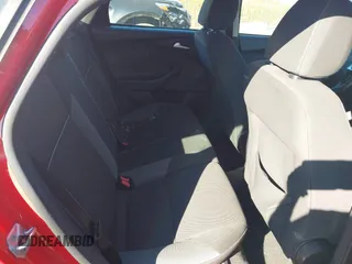 2013 Ford Focus SE with VIN 1FADP3K24DL226064, listed as a IAAI auction lot 40569808 with 127,561 mi miles and . Bid and sale history available at DreamBid. Image 8.