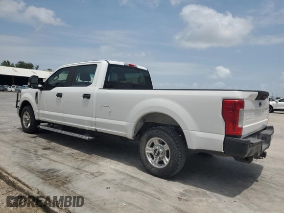 2017 Ford F-250 XL with VIN 1FT7W2A61HEB68868, listed as a Copart auction lot 55811175 with 180,279 mi miles and Clean title. Bid and sale history available at DreamBid. Image 2.