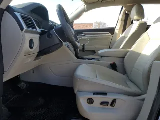 2021 Volkswagen Atlas SEL with VIN 1V2BP2CAXMC587654, listed as a Copart auction lot 49255785 with 117,106 mi miles and Salvage title. Bid and sale history available at DreamBid. Image 7.