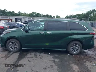 2022 Toyota Sienna XLE with VIN 5TDYSKFC1NS043177, listed as a IAAI auction lot 42495390 with 33,908 mi miles and . Bid and sale history available at DreamBid. Image 14.