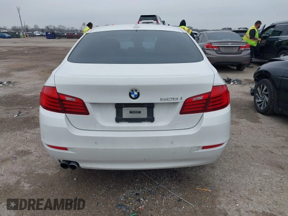2015 BMW 5 Series 528i with VIN WBA5A5C59FD525158, listed as a IAAI auction lot 41698100 with 155,822 mi miles. Bid and sale history available at carsss.com. Image 16.