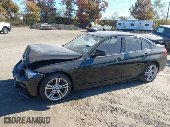 2018 BMW 3 Series 330i xDrive z VIN WBA8D9C5XJEM33068, wystawiony jako IAAI lot #40640558 z przebiegiem 53 556 mil mil oraz . Historia ofert i sprzedaży dostępna na DreamBid. Obrazek 14.