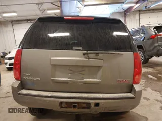 2008 GMC Yukon SLT w/4SB with VIN 1GKFK13008R146058, listed as a IAAI auction lot 41320478 with 1 mi miles. Bid and sale history available at carsss.com. Image 15.
