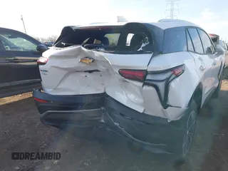 2024 Chevrolet Blazer EV eAWD LT z VIN 3GNKDBRJXRS260469, wystawiony jako IAAI lot #41810207 z przebiegiem 5356 mil mil oraz . Historia ofert i sprzedaży dostępna na DreamBid. Obrazek 6.