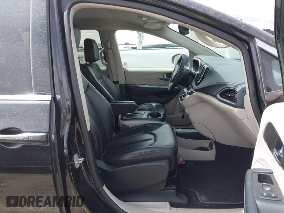 2023 Chrysler Pacifica Hybrid Touring L с VIN 2C4RC1L78PR551371, выставлен на аукционе IAAI как лот 42235410 с пробегом 49 519 миль миль и . История ставок и продаж доступна на DreamBid. Изображение 5.