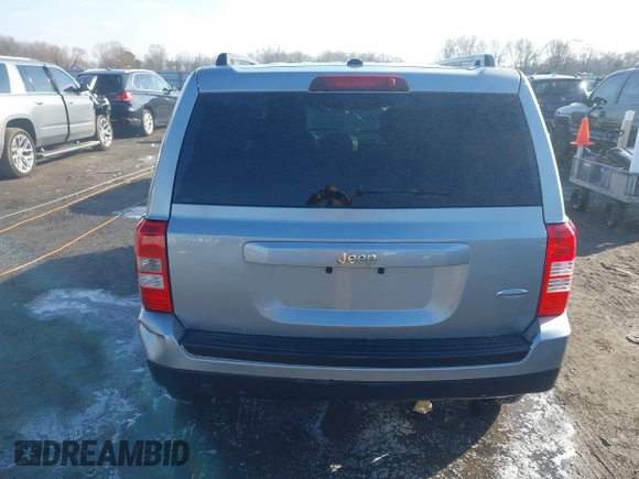 2016 Jeep Patriot Latitude z VIN 1C4NJPFB6GD789150, wystawiony jako IAAI lot #41580696 z przebiegiem 156 848 mil mil oraz . Historia ofert i sprzedaży dostępna na DreamBid. Obrazek 16.