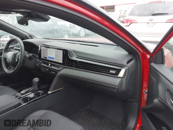2025 Toyota Camry LE with VIN 4T1DAACK6SU052760, listed as a IAAI auction lot 41923980 with 5,586 mi miles and . Bid and sale history available at DreamBid. Image 5.