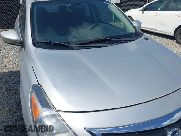 2015 Nissan Versa S Plus z VIN 3N1CN7AP1FL816927, wystawiony jako IAAI lot #42798798 z przebiegiem Nie podano mil oraz . Historia ofert i sprzedaży dostępna na DreamBid. Obrazek 6.