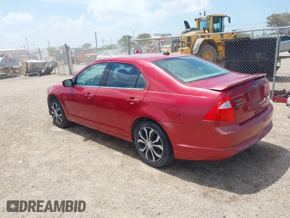 2010 Ford Fusion SE z VIN 3FAHP0HA2AR262234, wystawiony jako IAAI lot #42445664 z przebiegiem 85 912 mil mil oraz . Historia ofert i sprzedaży dostępna na DreamBid. Obrazek 3.