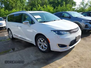 2020 Chrysler Pacifica Limited z VIN 2C4RC1GG1LR176086, wystawiony jako IAAI lot #42255135 z przebiegiem 85 334 mil mil oraz . Historia ofert i sprzedaży dostępna na DreamBid. Obrazek 1.