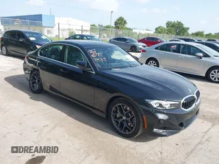 2025 BMW 3 Series 330i z VIN 3MW69CW05S8F07586, wystawiony jako IAAI lot #42447854 z przebiegiem 14 237 mil mil oraz . Historia ofert i sprzedaży dostępna na DreamBid. Obrazek 1.
