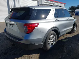 2020 Ford Explorer XLT with VIN 1FMSK7DH1LGB18321, listed as a IAAI auction lot 41339915 with 142,756 mi miles. Bid and sale history available at carsss.com. Image 4.