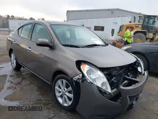 2014 Nissan Versa SV with VIN 3N1CN7AP2EL876407, listed as a IAAI auction lot 41686022 with 197,024 mi miles. Bid and sale history available at carsss.com. Image 1.