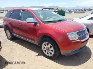 2007 Lincoln MKX z VIN 2LMDU88C87BJ05848, wystawiony jako IAAI lot #42354735 z przebiegiem 142 262 mil mil oraz . Historia ofert i sprzedaży dostępna na DreamBid. Obrazek 1.