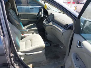 2005 Honda Odyssey EX-L with VIN 5FNRL38735B057514, listed as a IAAI auction lot 41762185 with 264,851 mi miles. Bid and sale history available at carsss.com. Image 5.