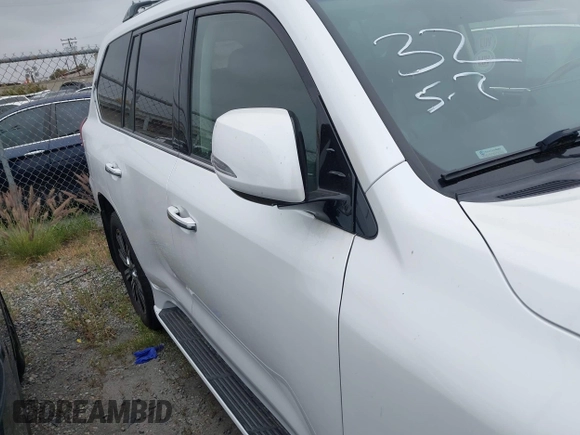 2018 Lexus LX 570 z VIN JTJHY7AX6J4265951, wystawiony jako IAAI lot #41919574 z przebiegiem 59 314 mil mil oraz . Historia ofert i sprzedaży dostępna na DreamBid. Obrazek 13.