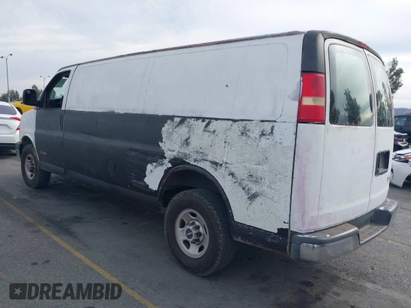 2006 GMC Savana Cargo Van Y3H Paratransit with VIN 1GTHG39U061213703, listed as a IAAI auction lot 40958038 with 233,889 mi miles. Bid and sale history available at carsss.com. Image 3.