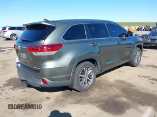 2018 Toyota Highlander SE with VIN 5TDJZRFH3JS834516, listed as a IAAI auction lot 41670880 with 81,274 mi miles and . Bid and sale history available at DreamBid. Image 4.