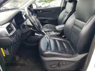 2017 Kia Sorento EX z VIN 5XYPHDA51HG230015, wystawiony jako Copart lot #68714004 z przebiegiem 172 363 mil mil oraz Czysty tytuł • Clean title. Historia ofert i sprzedaży dostępna na DreamBid. Obrazek 7.