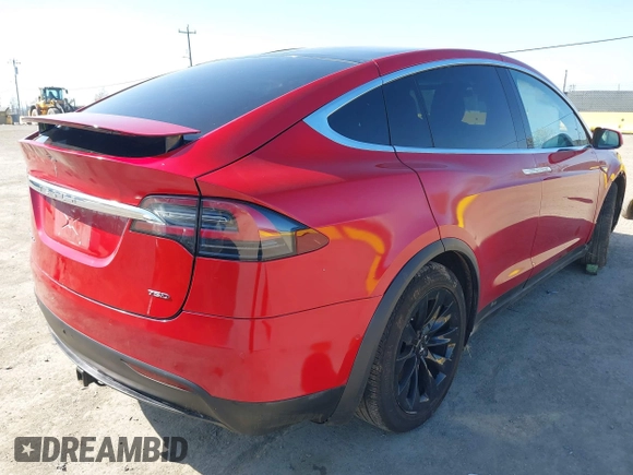2016 Tesla Model X 70D z VIN 5YJXCAE27GF021994, wystawiony jako IAAI lot #41976475 z przebiegiem 70 771 mil mil oraz . Historia ofert i sprzedaży dostępna na DreamBid. Obrazek 4.