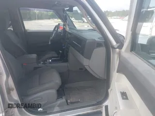 2007 Jeep Commander Sport с VIN 1J8HG48K17C626699, выставлен на аукционе IAAI как лот 42339884 с пробегом 210 431 миль миль и . История ставок и продаж доступна на DreamBid. Изображение 5.